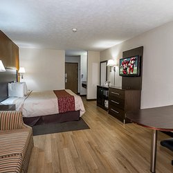 Red Roof Inn & Suites Hermitage