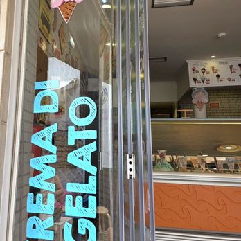 Crema di Gelato - Outside - Ice Cream & Frozen Yogurt Near Me - Lagos, 20 Crema di Gelato - Outside - Ice Cream & Frozen Yogurt Near Me - Lagos, 20