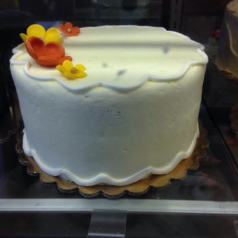 Freeport Bakery - Red velvet with cream cheese frosting - Bakeries Near Me - Sacramento, California