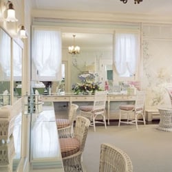 Kansas City Country Club - The ladies lounge