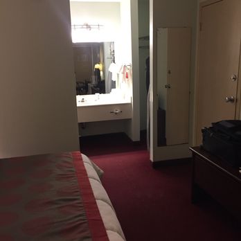 Ramada by Wyndham Hazleton - Vanity area plus side full mirror - Hotels Near Me - Hazleton, Pennsylvania Ramada by Wyndham Hazleton - Vanity area plus side full mirror - Hotels Near Me - Hazleton, Pennsylvania