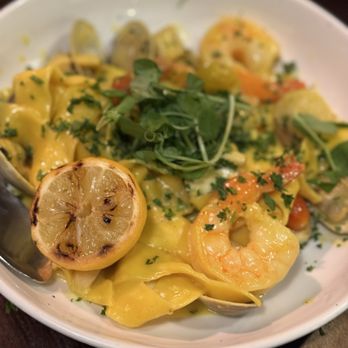 il vecchio - Saffron seafood pasta - Italian Near Me - Pacific Grove, California il vecchio - Saffron seafood pasta - Italian Near Me - Pacific Grove, California