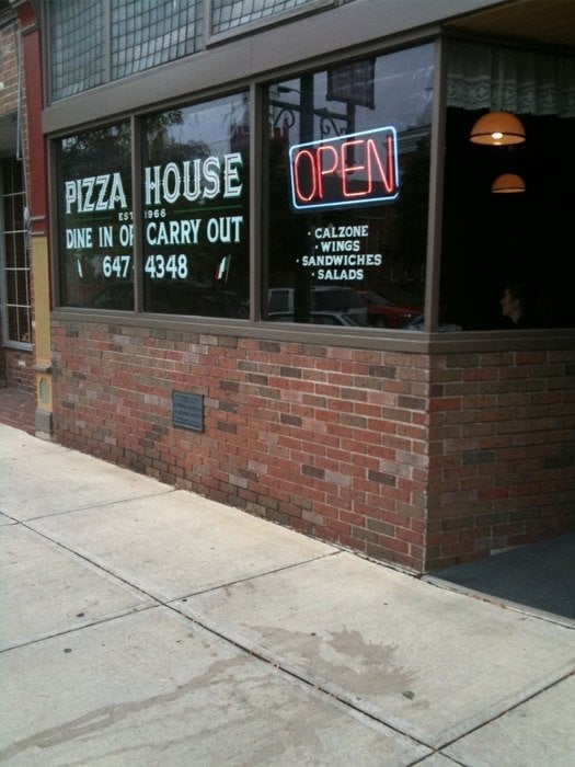 PIZZA HOUSE Updated October 2024 106 S Main St, Wellington, Ohio