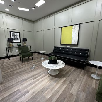 Bloomingdale’s - Retuns waiting area - Department Stores Near Me - Sherman Oaks, California Bloomingdale’s - Retuns waiting area - Department Stores Near Me - Sherman Oaks, California