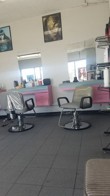 7 Day Beauty Salon Photos