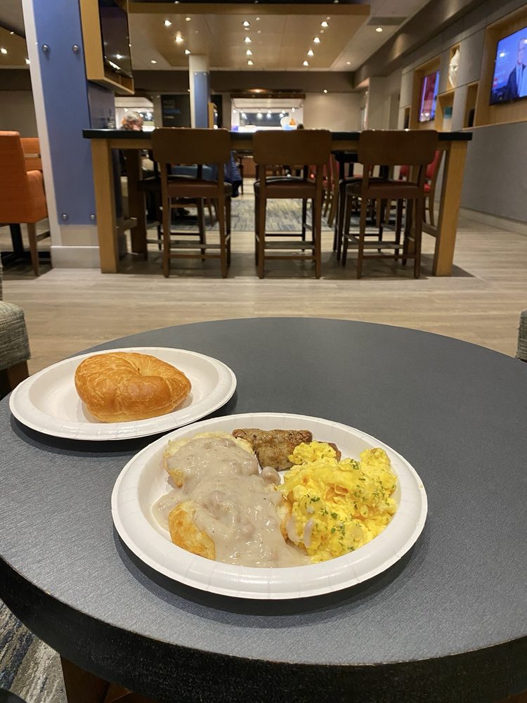 Holiday Inn Express & Suites Ft. Washington - Philadelphia