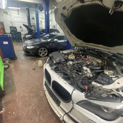 pointe park auto - Foreign and domestic specialists on duty