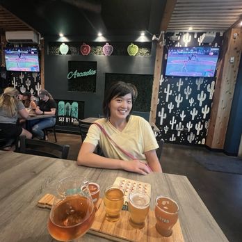 Six Byrd Cider - Cider flight and bourbon barrel aged liquid gold - Cideries Near Me - Phoenix, Arizona
