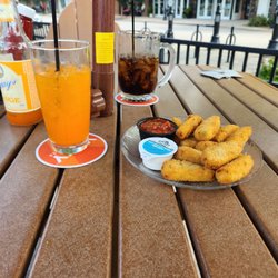 Dick's Bar & Grill