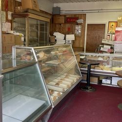 Fink's Bakery - Inside...