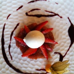 La Trinquette - Strawberry rhubarb dessert
