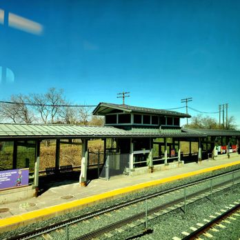 Scarborough GO Station - Westbound platform - Train Stations Near Me - Scarborough, Ontario Scarborough GO Station - Westbound platform - Train Stations Near Me - Scarborough, Ontario
