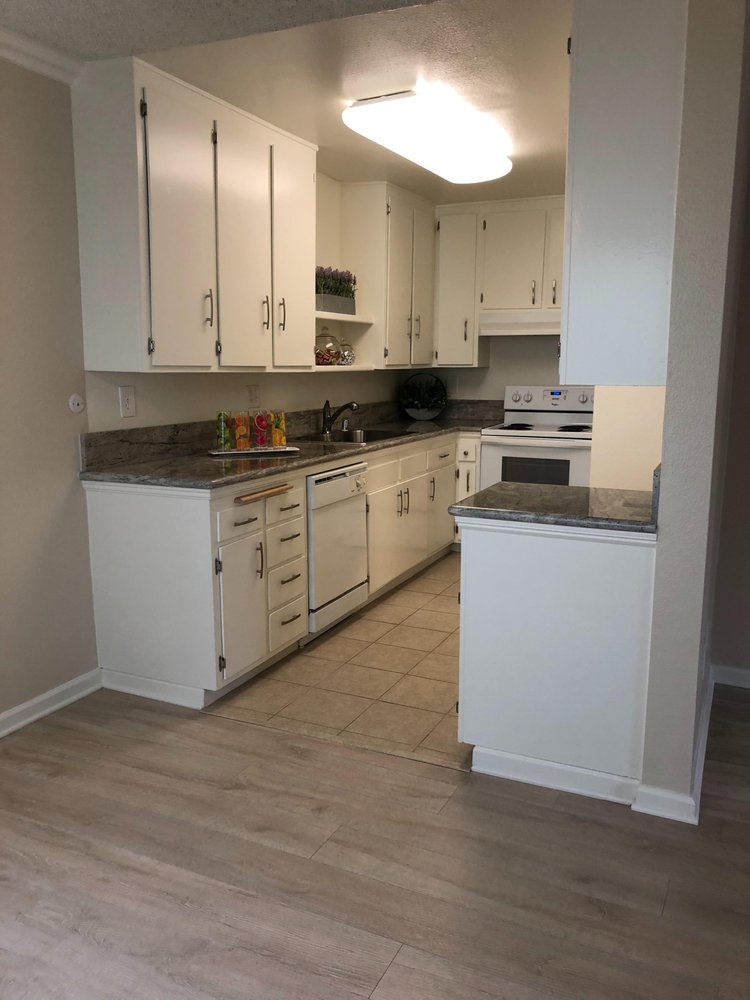 VILLAGE TOWNHOMES Updated October 2024 5480 Aurora Dr, Ventura