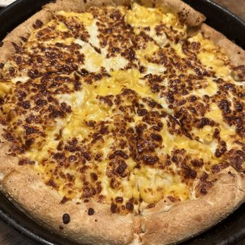 Pizza Pub - Mac n cheese pizza - large - Pizza Near Me - Wisconsin Dells, Wisconsin