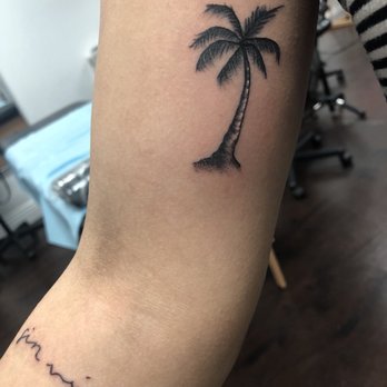 Iconiq Tattoo Studio - "Sin miedo" and small palm tree - Tattoo Near Me - Fontana, California Iconiq Tattoo Studio - "Sin miedo" and small palm tree - Tattoo Near Me - Fontana, California