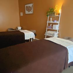 Soul Massage Mill Creek - Couples Massage