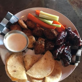 Rivets American Grill - Do not bother with this, just order the wings, everything else is a waste .. - Bars Near Me - Modesto, California
