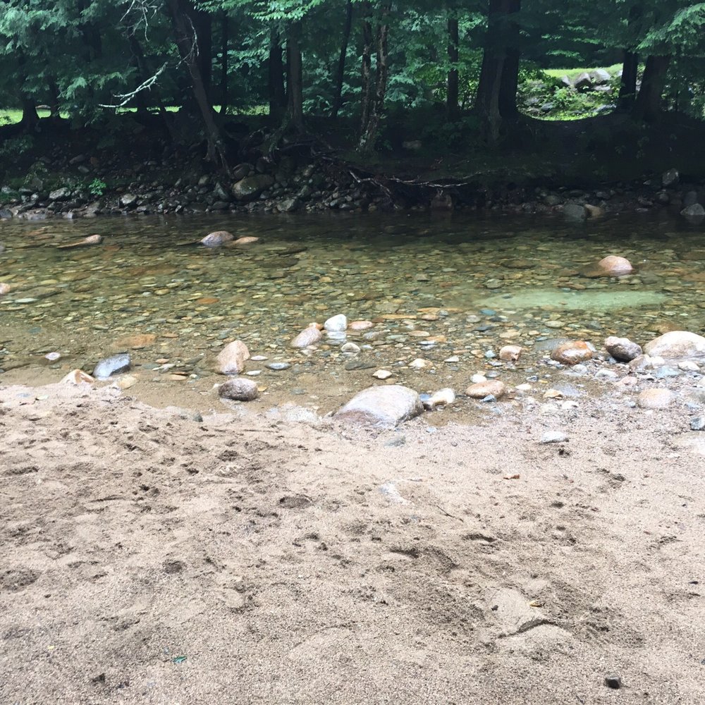 Country Bumpkins - Beach on the river in the campground - Campgrounds Near Me - Lincoln, New Hampshire