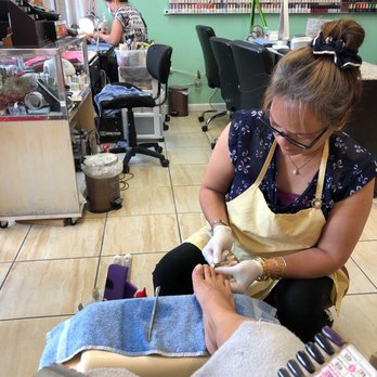 Golden Nails - Nail Salons Near Me - Honolulu, Hawaii