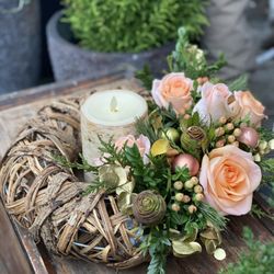 Frost & Found - Twist on the candle wreath traditions. We play with old standards using new color palettes and textures.