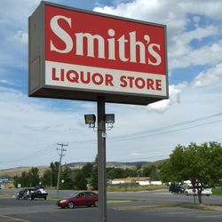 Smith's Food & Drug - Liquor store in parking lot