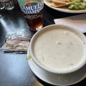 Beantown Pub - Chowder and a Sam Adams makes for a proper lunch - Pubs Near Me - Boston, Massachusetts Beantown Pub - Chowder and a Sam Adams makes for a proper lunch - Pubs Near Me - Boston, Massachusetts