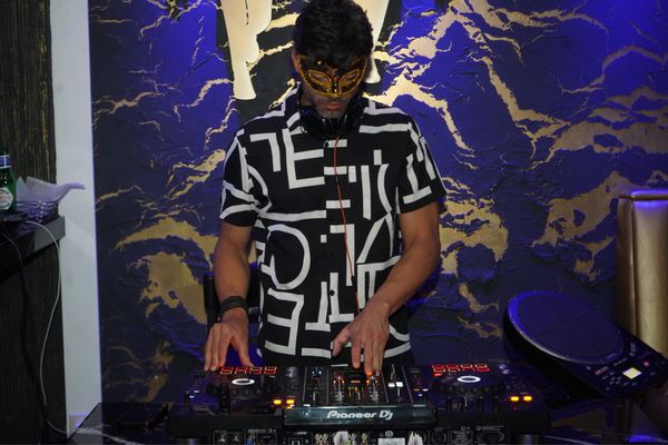 Le Sorelle Restaurant & Bar by null