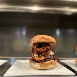 Galaxy Hut - The vegan smokehut burger