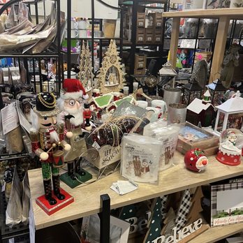 Tip N Point - Grocery Near Me - New Lothrop, Michigan Tip N Point - Grocery Near Me - New Lothrop, Michigan