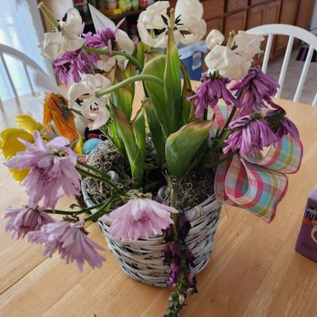 Avas Flowers - Florists Near Me