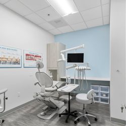 Dentists of West Seattle - From cavity fillings and whitening to crowns and veneers, we do it all!