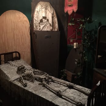 Spooked In Seattle Ghost Tours - Waiting, always waiting for love to come around... - Historical Tours Near Me - Seattle, Washington Spooked In Seattle Ghost Tours - Waiting, always waiting for love to come around... - Historical Tours Near Me - Seattle, Washington