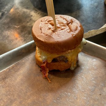 Le Chic Shack - Le Chic Burger - Burgers Near Me - Quebec City, Quebec