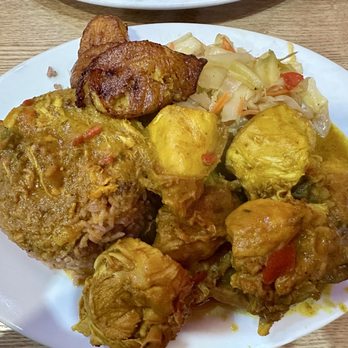 Tropical Fiyah - Curry chicken dinner plate - Caribbean Near Me - Los Angeles, California Tropical Fiyah - Curry chicken dinner plate - Caribbean Near Me - Los Angeles, California