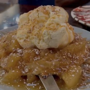 White Rabbit Dessert Experience - Bond Cinna Apple Bond and Netflix & Cheesecake - Desserts Near Me - Orlando, Florida White Rabbit Dessert Experience - Bond Cinna Apple Bond and Netflix & Cheesecake - Desserts Near Me - Orlando, Florida