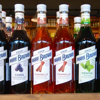 Fruiterie Muscat - a variety of bottles of fruit juice - Fruits & Veggies Near Me - Montreal, Quebec Fruiterie Muscat - a variety of bottles of fruit juice - Fruits & Veggies Near Me - Montreal, Quebec