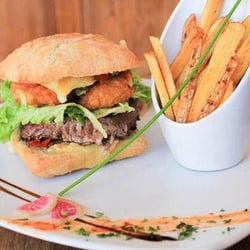 Café du Gros Caillou - Le Burger Savoyard