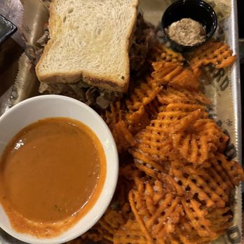 The Yard - Smack Yo Mama - New American Near Me - Pittsburgh, Pennsylvania