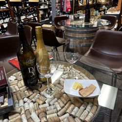Niko's Wine Corner - Wine bar seating