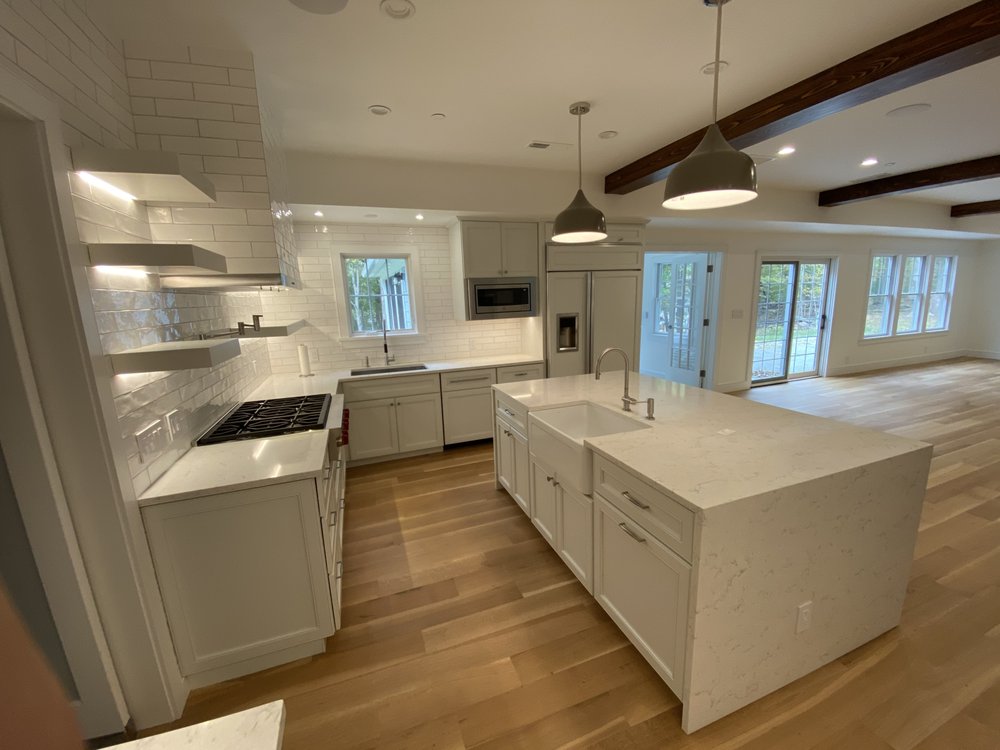 Slide of Lisi Contracting