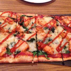 Colors Bistro - Spicy chicken flatbread