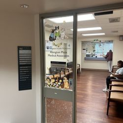 Entrance to Abington Plaza Medical Associates