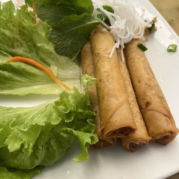 Saigon's Restaurant - Spring Rolls! Yum - Vietnamese Near Me - Honolulu, Hawaii