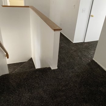 Best Carpet - Stairs & hallway leading into room with nice transitions. - Carpeting Near Me - Montclair, California Best Carpet - Stairs & hallway leading into room with nice transitions. - Carpeting Near Me - Montclair, California