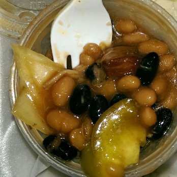 Yummy Bones Barbecue - Southern baked beans with pulled pork, onions, green peppers and brown/black beans. - Barbeque Near Me - Port Washington, Wisconsin Yummy Bones Barbecue - Southern baked beans with pulled pork, onions, green peppers and brown/black beans. - Barbeque Near Me - Port Washington, Wisconsin