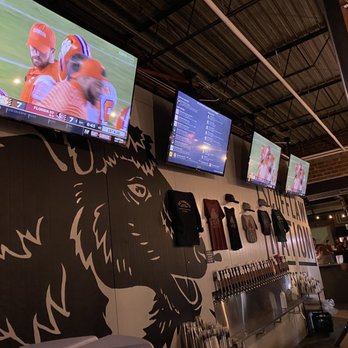 Dr. Scofflaw's - Another one of the 3 sides of the bar area - Breweries Near Me - Atlanta, Georgia
