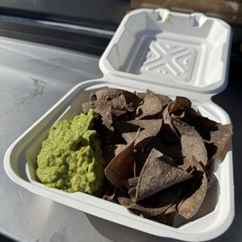 Villas Tacos - chips & guacamole - Mexican Near Me - Los Angeles, California