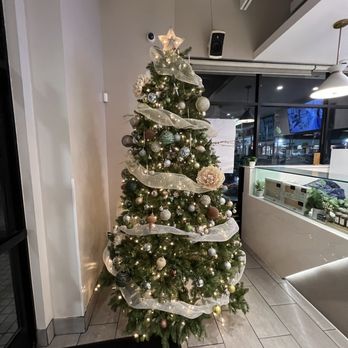 Bake & Che - Interior Christmas tree is very nice - Desserts Near Me - Westminster, California Bake & Che - Interior Christmas tree is very nice - Desserts Near Me - Westminster, California