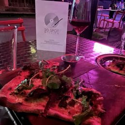 Pizza and ambiance Pizza and ambiance