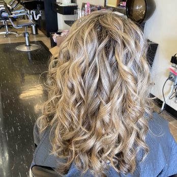 Sarah’s Hair Studio - Summer fun hightlights with curls - Hair Salons Near Me - Rochester, Minnesota Sarah’s Hair Studio - Summer fun hightlights with curls - Hair Salons Near Me - Rochester, Minnesota